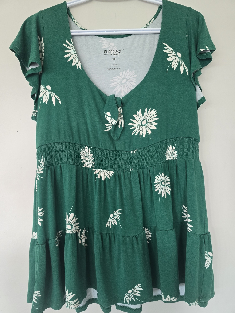 Torrid Green Floral Super Soft Knit Top Size 0 XL. Women's.